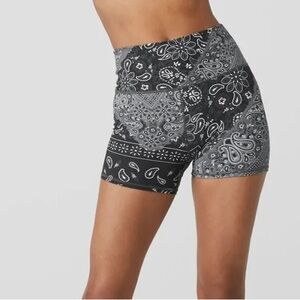 ALO Vapor Bandana Short